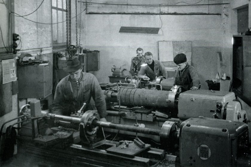 Mooie draaibank van Joop Geenen in de IJsfabriek Draaibank in de rondtransporteur fabriek