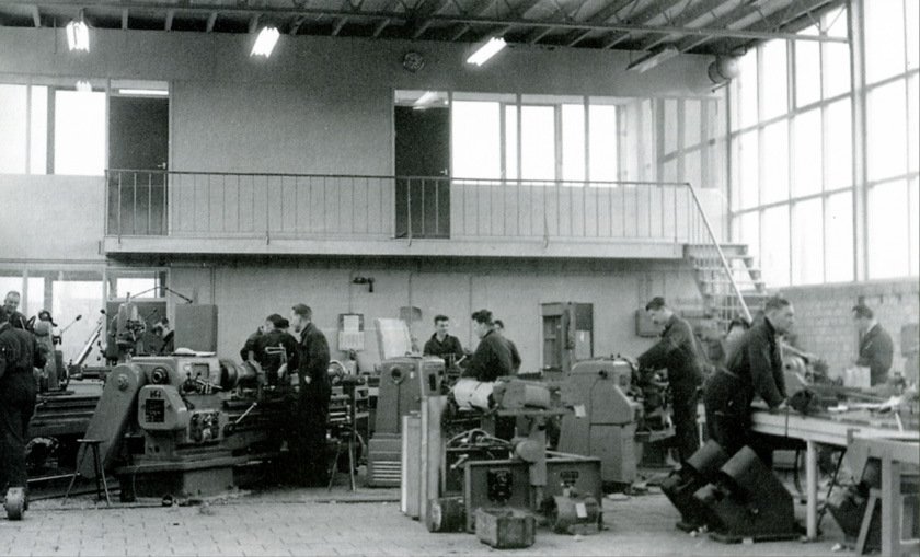 Workshop curved belt factory
