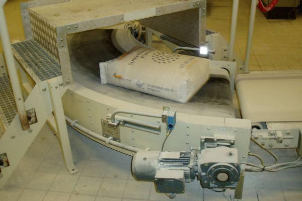 Transport of bags with round conveyor Type R