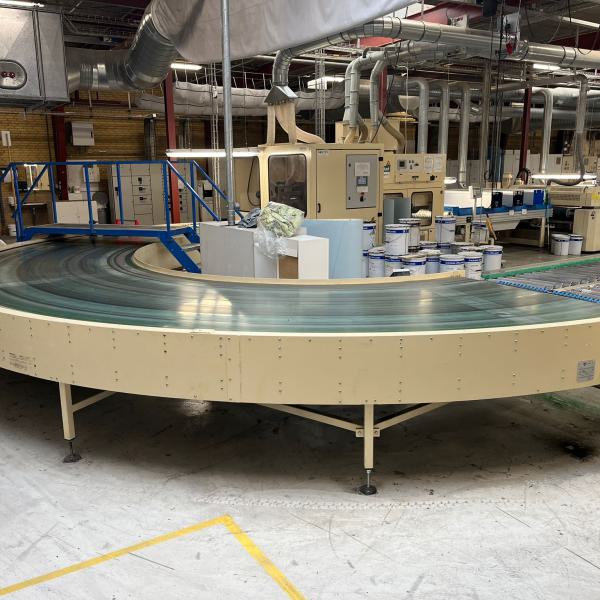 transport of furniture panels with curved conveyor type R