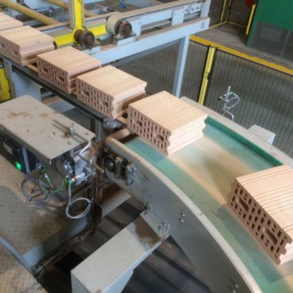 Transport of stones with curved belt Type R