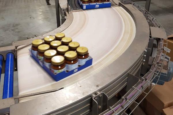 Transport von Verpackungen mit Rundförderer Typ KDC